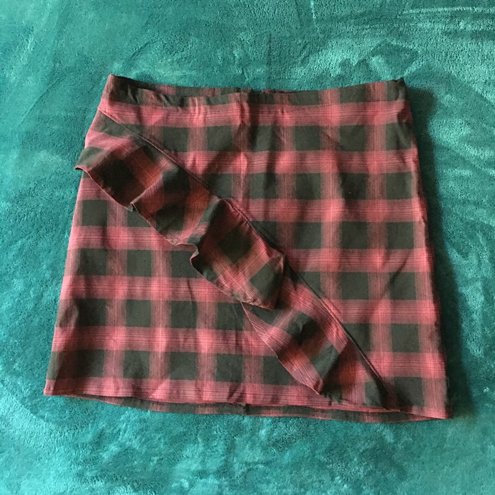 Ruffled mini skirt